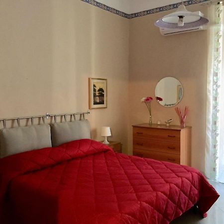 Apartment For 2 In Catania, B&B Le Voci Del Mercato Catânia Exterior foto