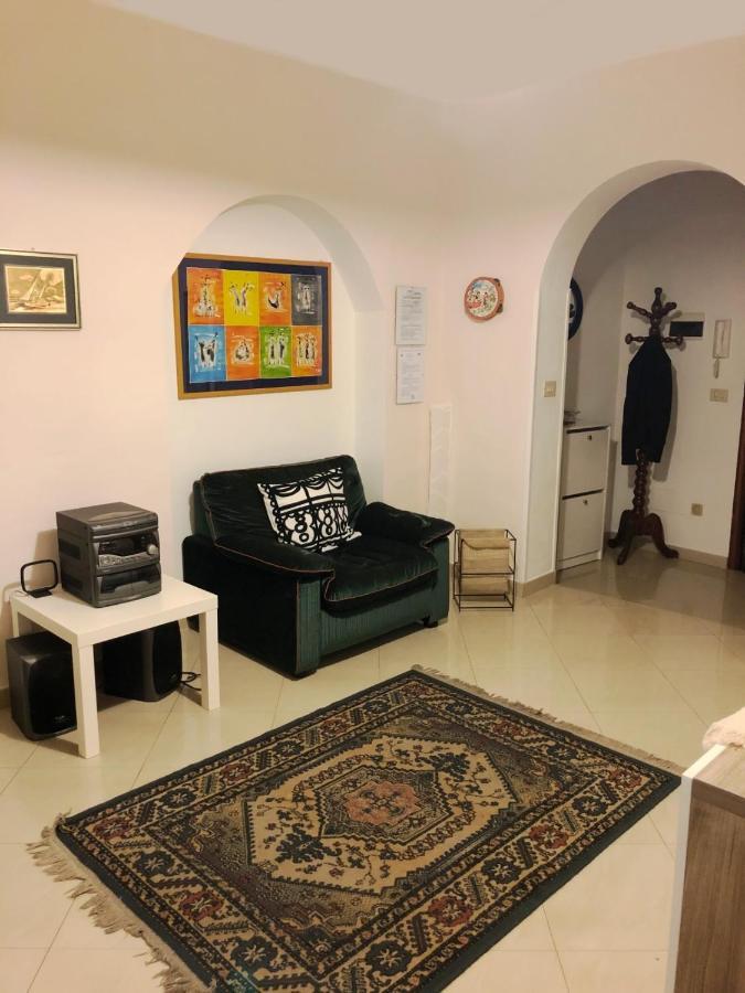 Apartment For 2 In Catania, B&B Le Voci Del Mercato Catânia Exterior foto
