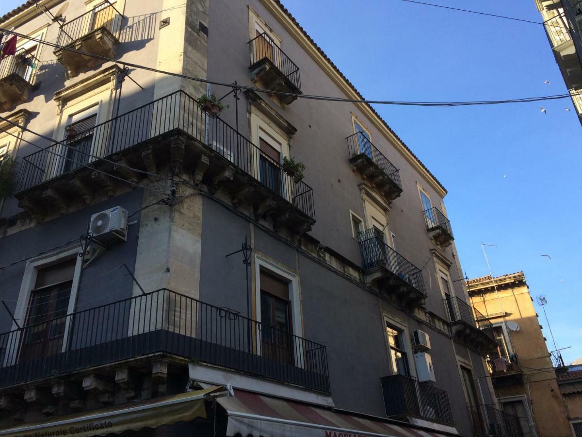 Apartment For 2 In Catania, B&B Le Voci Del Mercato Catânia Exterior foto