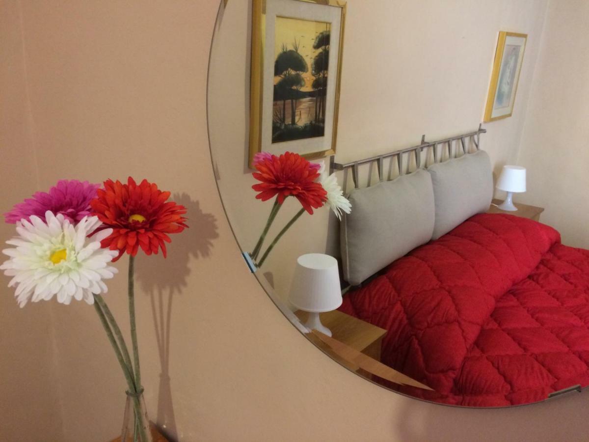 Apartment For 2 In Catania, B&B Le Voci Del Mercato Catânia Exterior foto