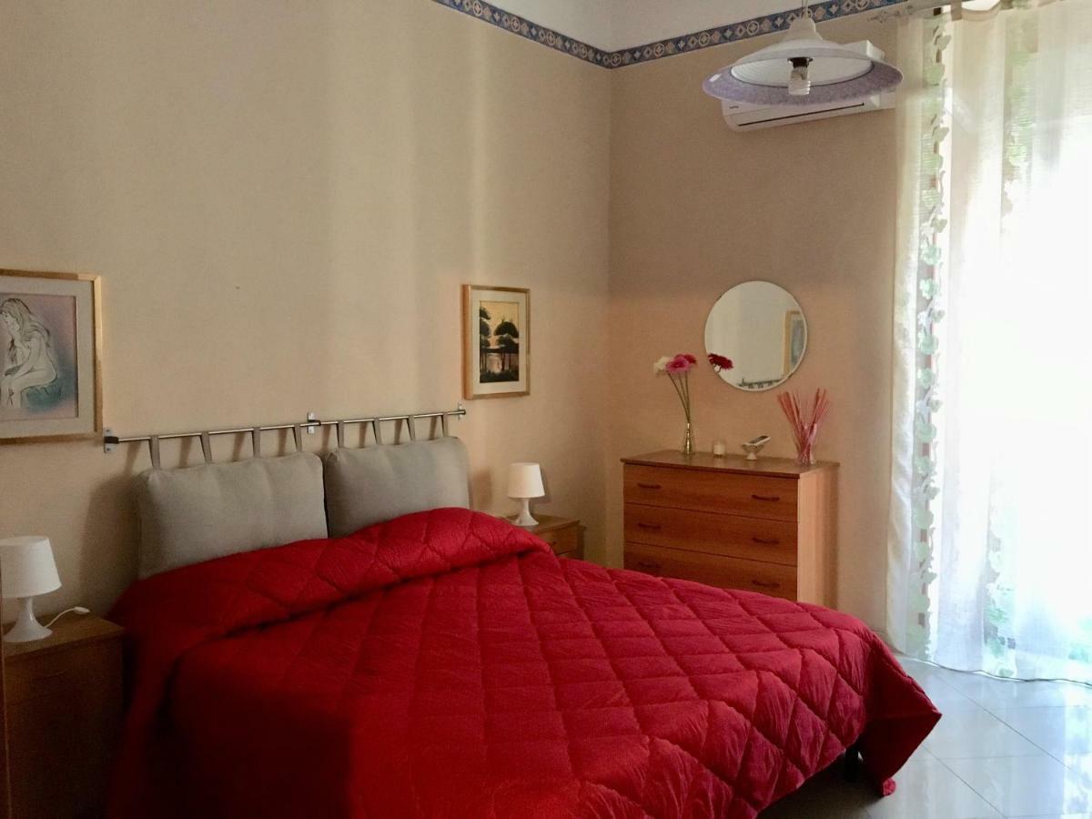 Apartment For 2 In Catania, B&B Le Voci Del Mercato Catânia Exterior foto